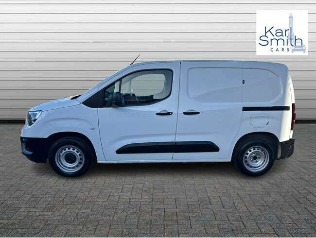 2020 Vauxhall Combo White