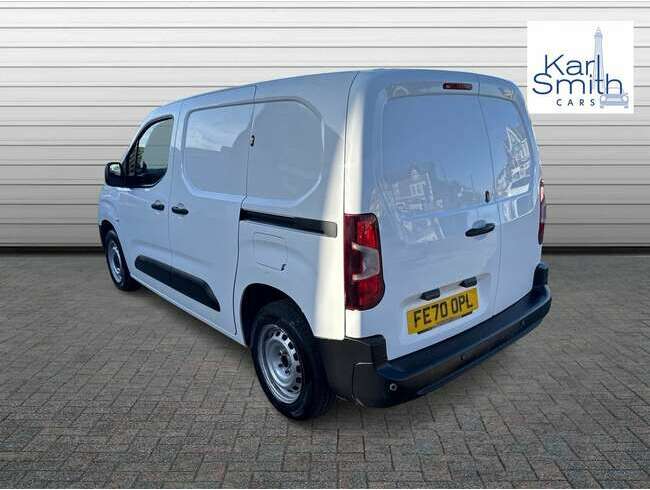2020 Vauxhall Combo White