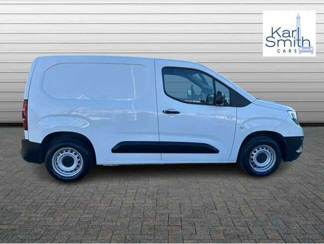 2020 Vauxhall Combo White