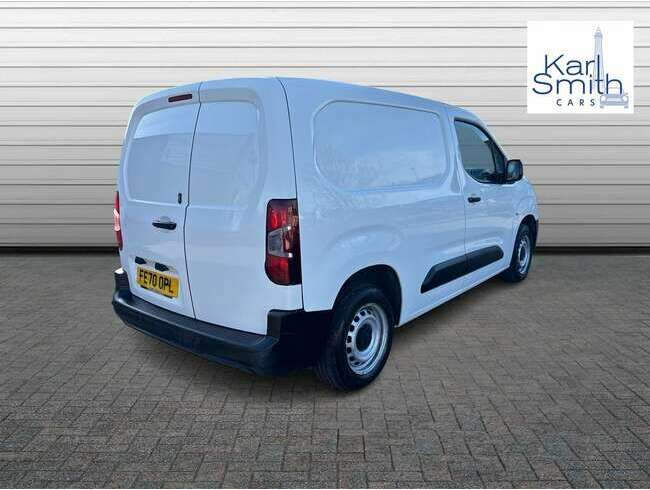 2020 Vauxhall Combo White