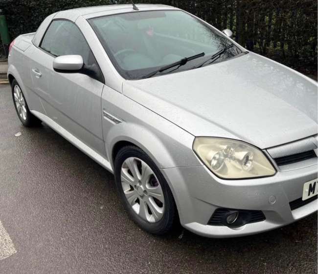 2006 Vauxhall Tigra Silver