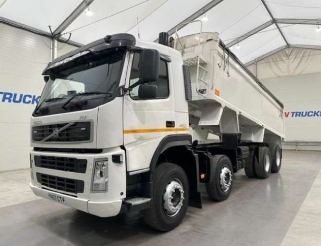 Volvo FM 400 8x4 Day Cab Tipper Manual
