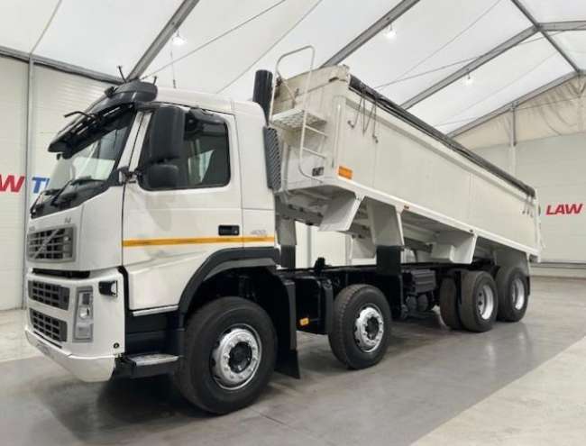 Volvo FM 400 8x4 Day Cab Tipper Manual