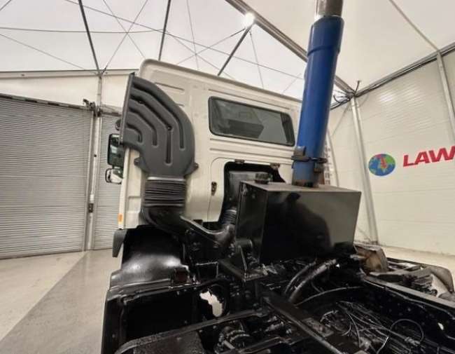 Volvo FM 400 8x4 Day Cab Tipper Manual