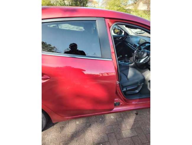 2016 Mazda 323 Red