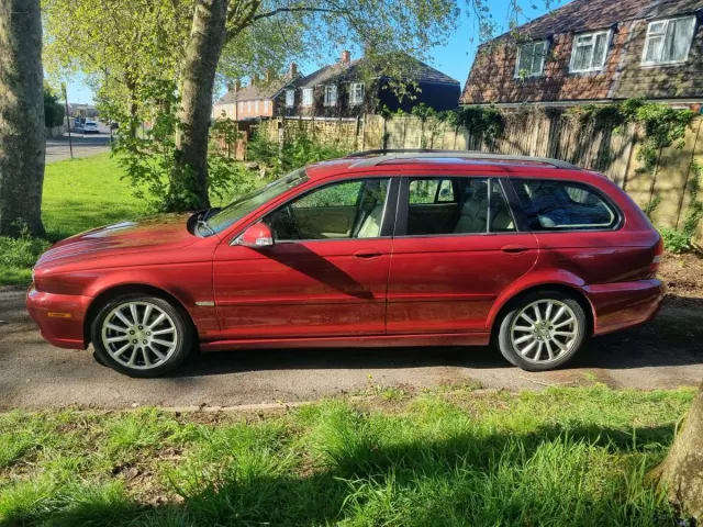 2008 Jaguar X-Type Red