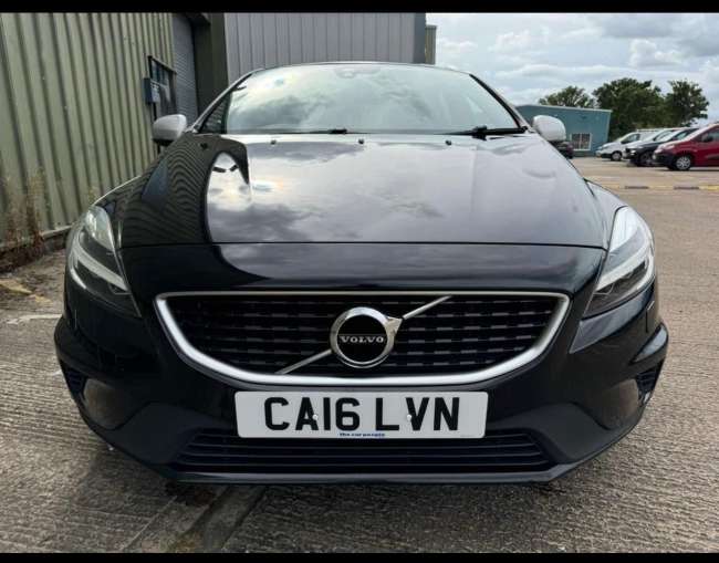 2016 Volvo V40 Black