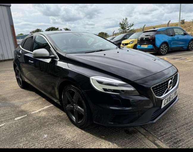 2016 Volvo V40 Black