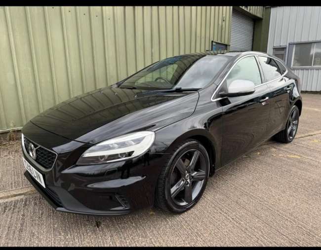 2016 Volvo V40 Black
