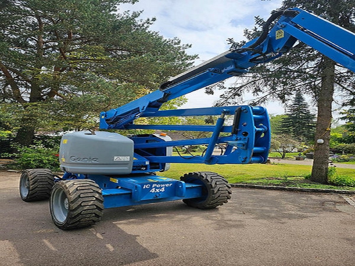 2007 Genie Z45/25J 4WD Articulating Boom Lift