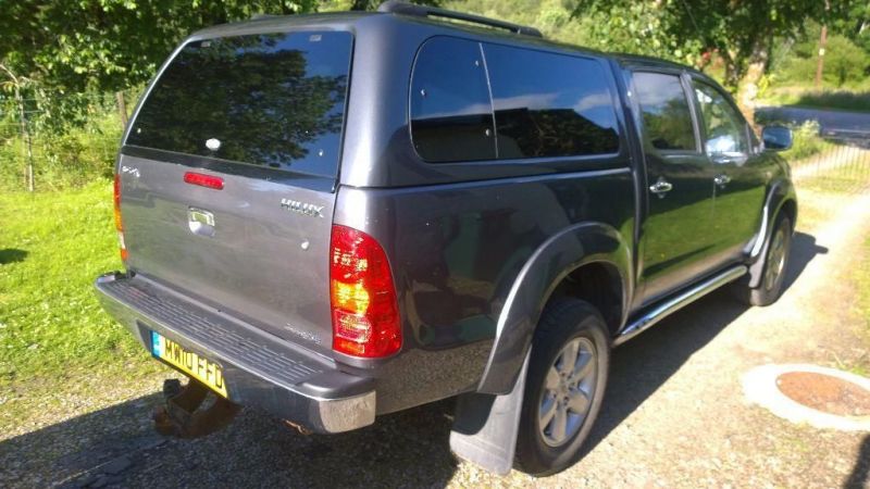 2010 REDUCED! Toyota Hilux Invincible Automatic image 2
