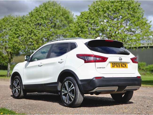 2019 Nissan Qashqai White