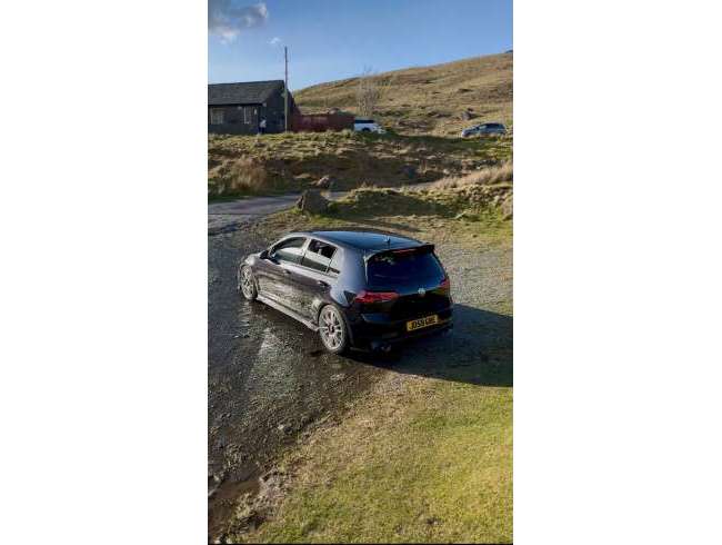 2017 Volkswagen Golf Black
