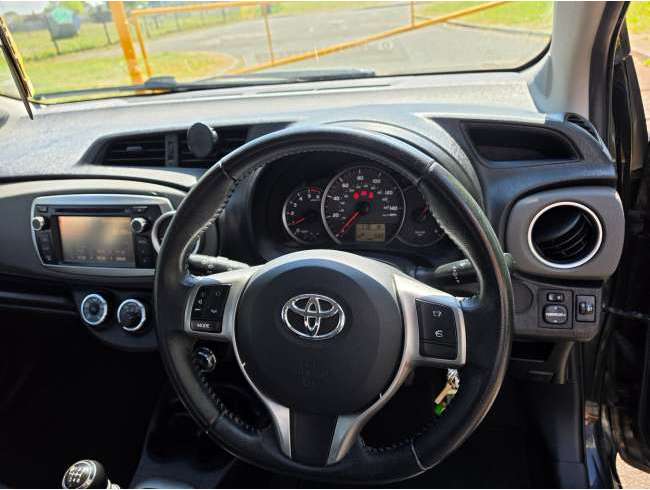 2012 Toyota Yaris Black