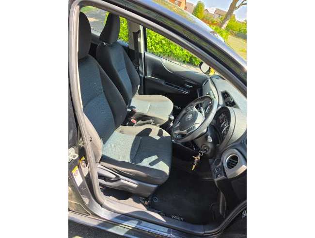 2012 Toyota Yaris Black