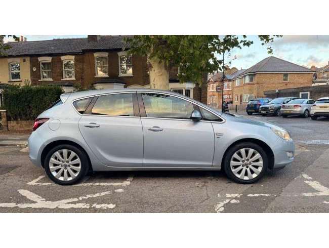2015 Vauxhall Astra Silver