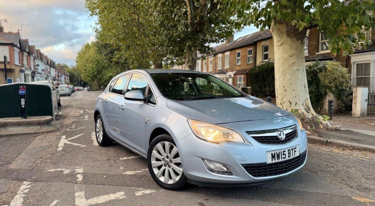 2015 Vauxhall Astra Silver