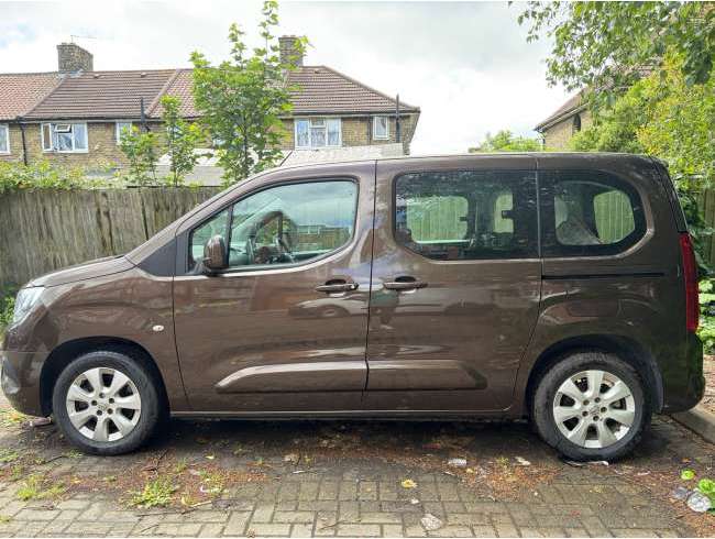 2020 Vauxhall Brown