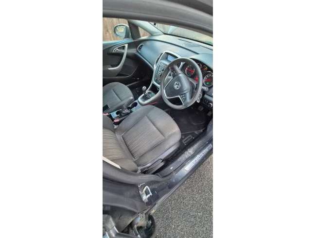 2010 Vauxhall Astra Grey