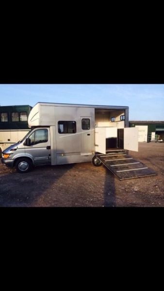 2004 3.5t Iveco horse lorry image 4