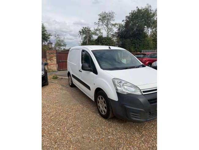 2017 Citroen Berlingo White