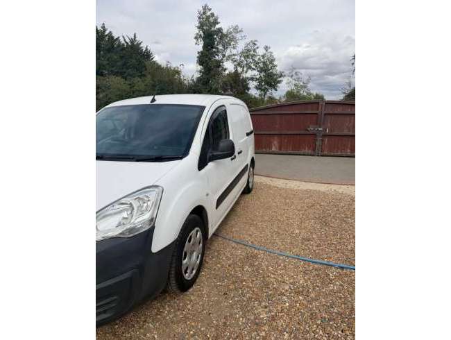 2017 Citroen Berlingo White