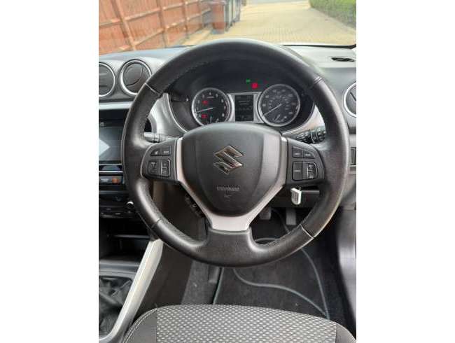 2018 Suzuki Vitara White