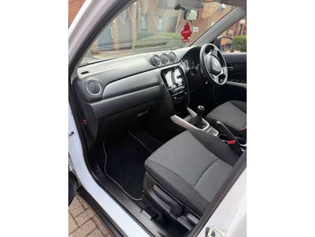 2018 Suzuki Vitara White