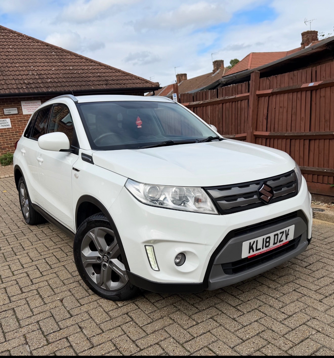 2018 Suzuki Vitara White