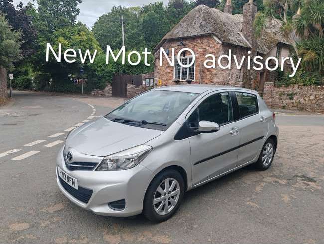 Very low mileage 68364 /Mot NO advisory 2013 Toyota Yaris 1.33 Dual VVT-I petrol 2013 