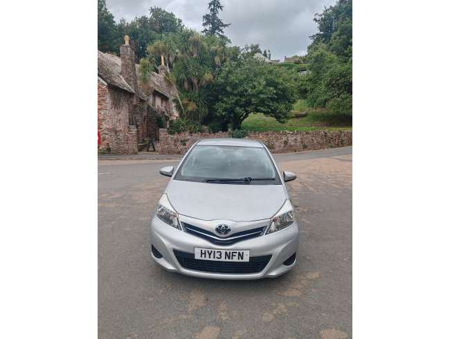 Very low mileage 68364 /Mot NO advisory 2013 Toyota Yaris 1.33 Dual VVT-I petrol 2013 