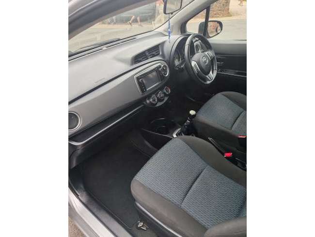 Very low mileage 68364 /Mot NO advisory 2013 Toyota Yaris 1.33 Dual VVT-I petrol 2013 