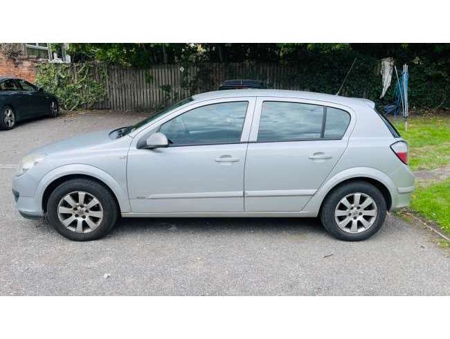 2004 Vauxhall Astra Silver