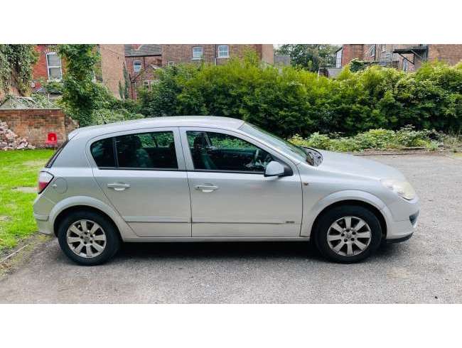 2004 Vauxhall Astra Silver