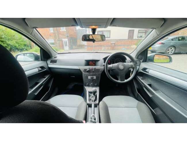 2004 Vauxhall Astra Silver