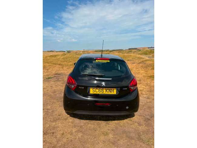 2016 Peugeot 208 Black