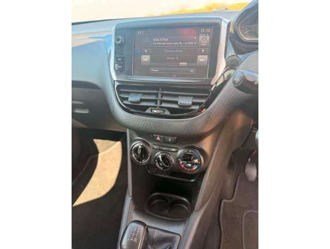 2016 Peugeot 208 Black