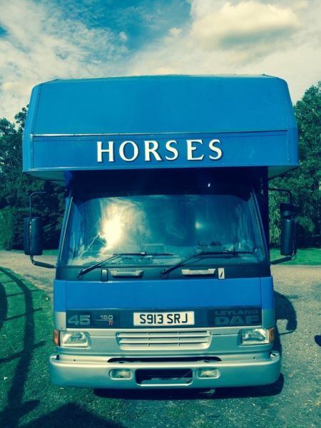 1998 DAF 7.5T Horse Box image 1