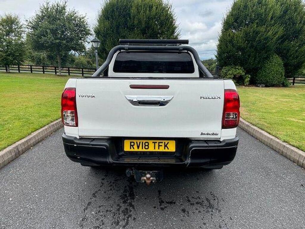 2018 Toyota Hilux 2.4 D-4D Invincible 4WD – £3,900