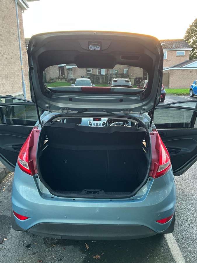 2009 Ford Fiesta Blue