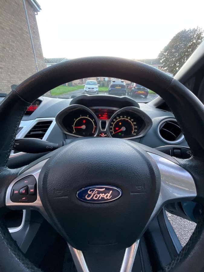 2009 Ford Fiesta Blue