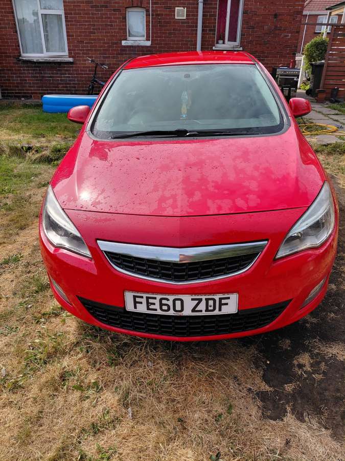 2010 Vauxhall Red