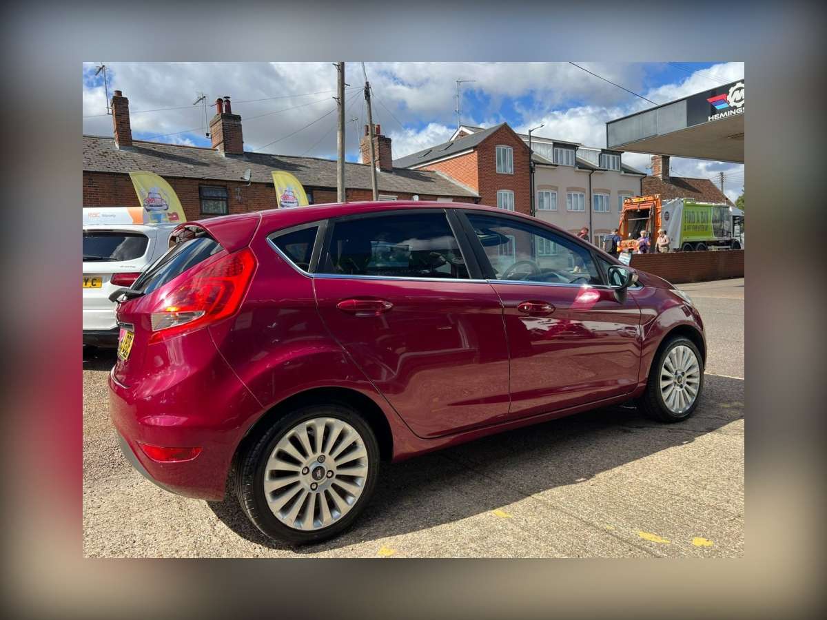 2009 Ford Fiesta 1.4 Titanium Hatchback 5dr Petrol Automatic (154 g/km, 94 bhp)