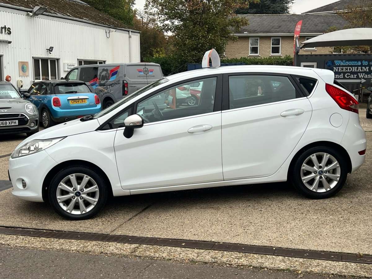 2010 Ford Fiesta 1.4 TDCi Zetec Hatchback 5dr Diesel Manual (110 g/km, 67 bhp)