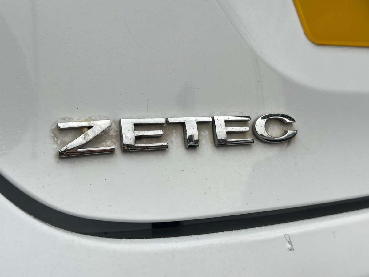 2010 Ford Fiesta 1.4 TDCi Zetec Hatchback 5dr Diesel Manual (110 g/km, 67 bhp)