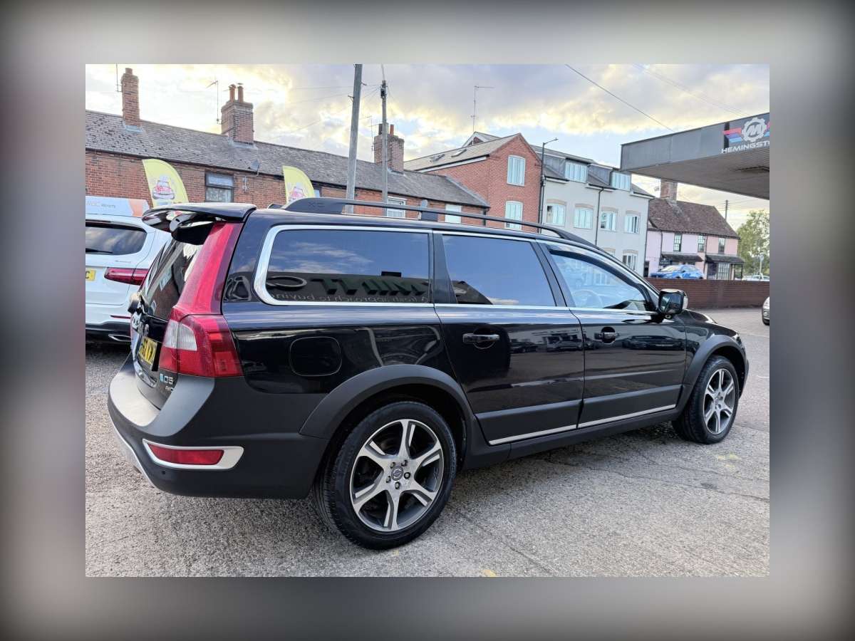 2012 Volvo XC70 2.4 D5 SE Lux Estate 5dr Diesel Geartronic AWD Euro 5 (215 ps)
