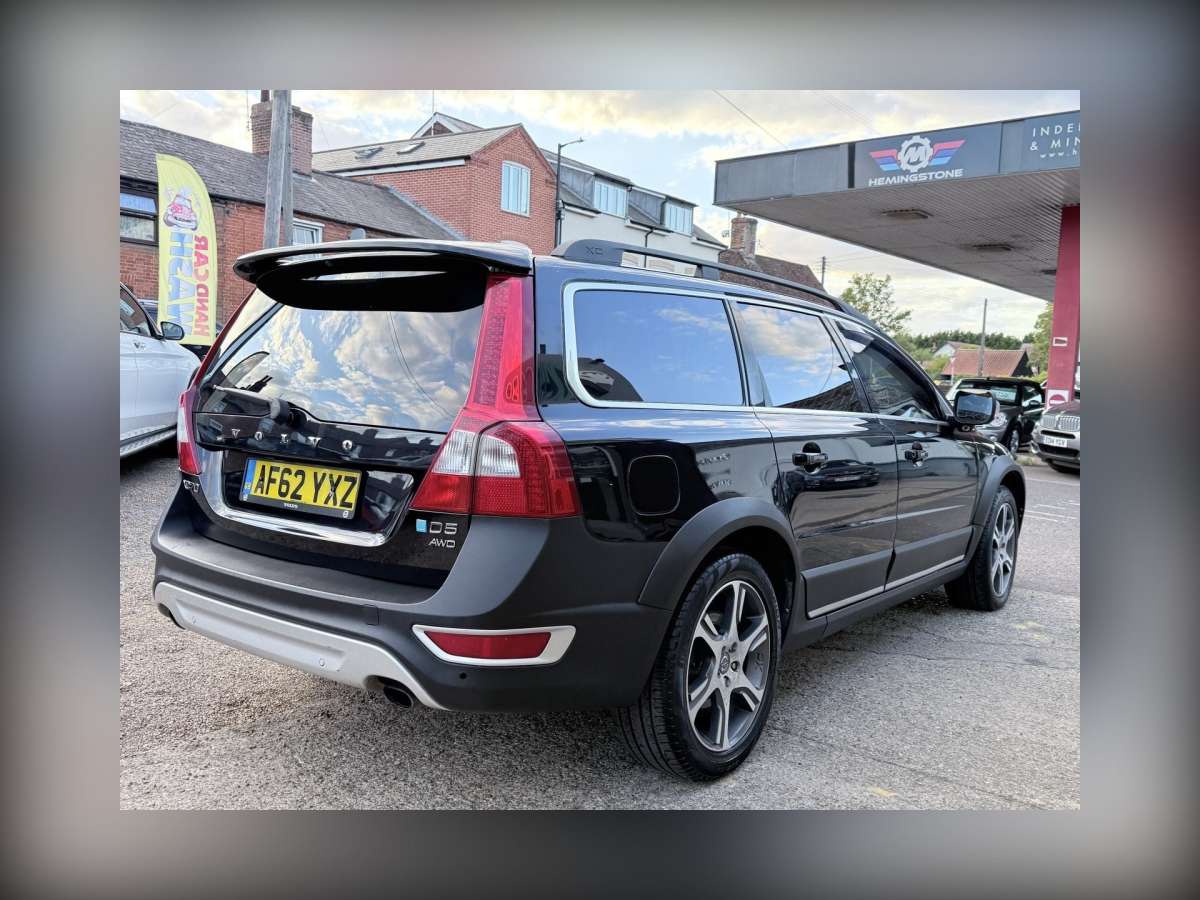 2012 Volvo XC70 2.4 D5 SE Lux Estate 5dr Diesel Geartronic AWD Euro 5 (215 ps)
