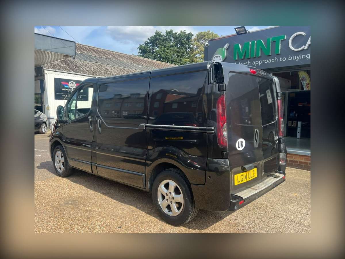 2014 Renault Trafic 2.0 dCi SL27 Sport Panel Van 3dr Diesel Manual L1 H1 (198 g/km, 115 bhp)