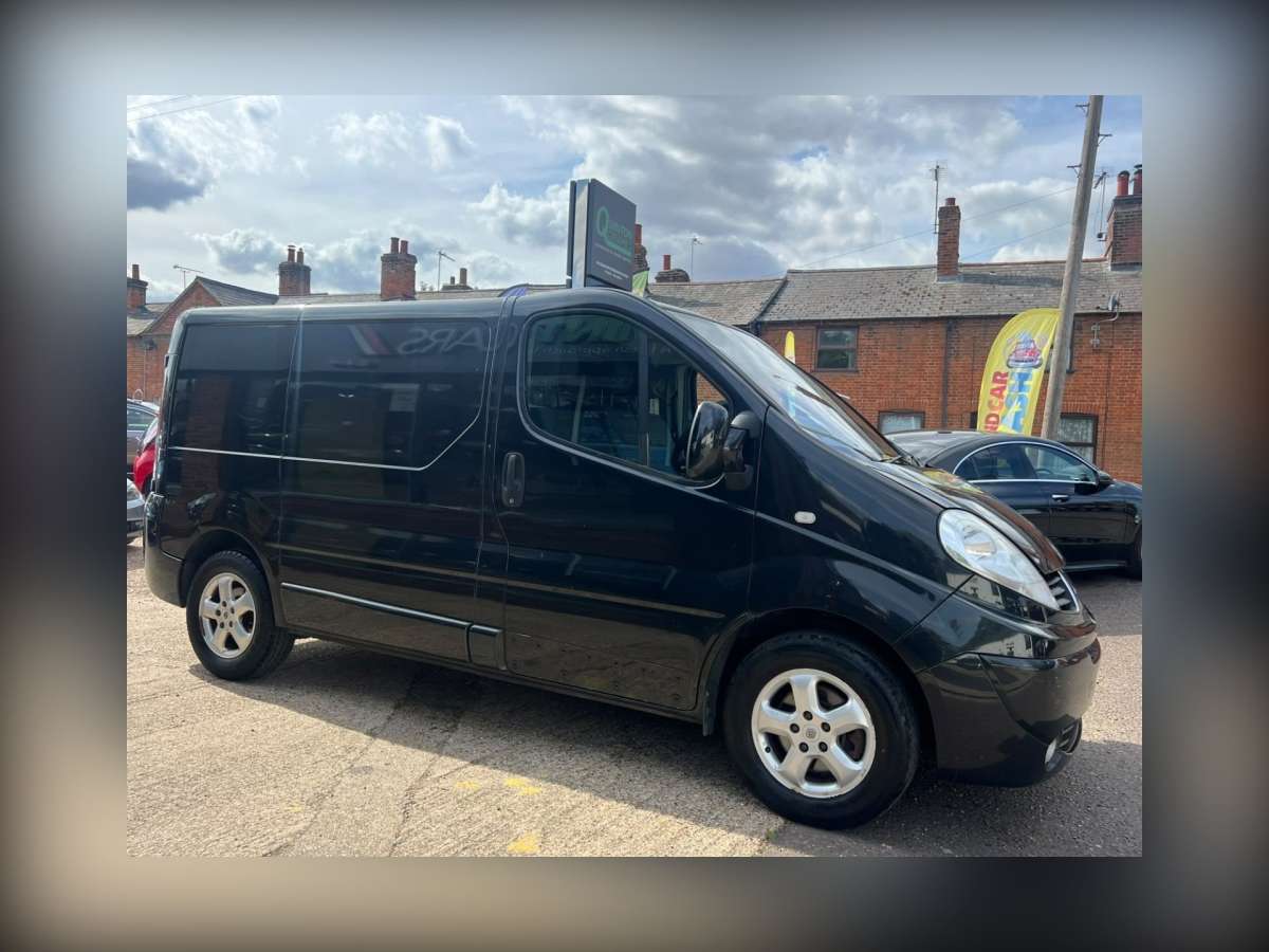 2014 Renault Trafic 2.0 dCi SL27 Sport Panel Van 3dr Diesel Manual L1 H1 (198 g/km, 115 bhp)