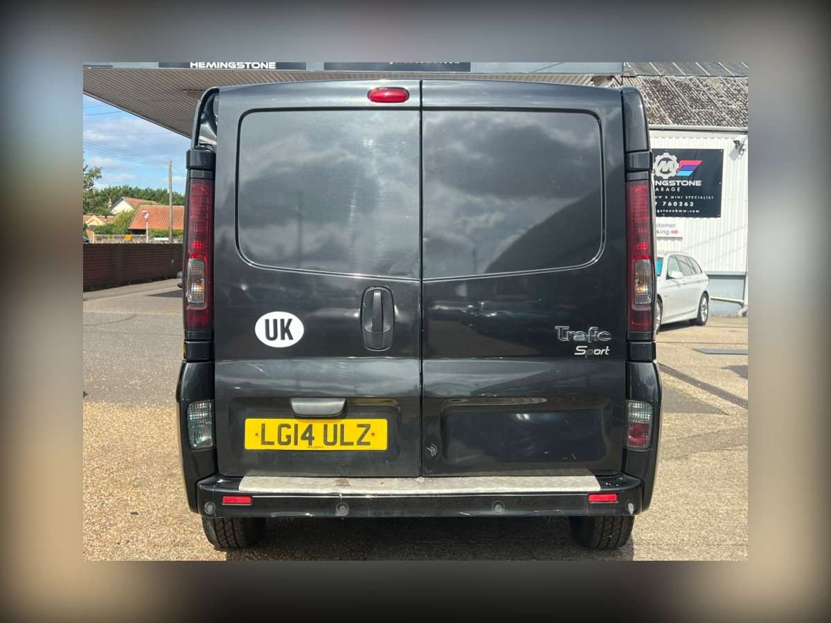 2014 Renault Trafic 2.0 dCi SL27 Sport Panel Van 3dr Diesel Manual L1 H1 (198 g/km, 115 bhp)